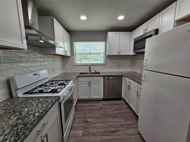 Building Photo - 2603 Peach Tree Ln