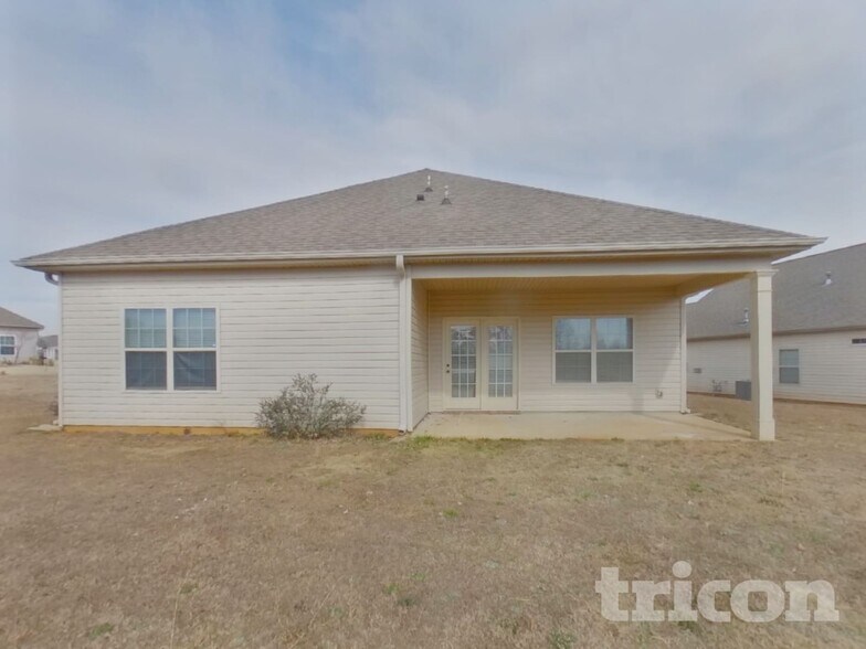 Building Photo - 910 Deepwood Ct