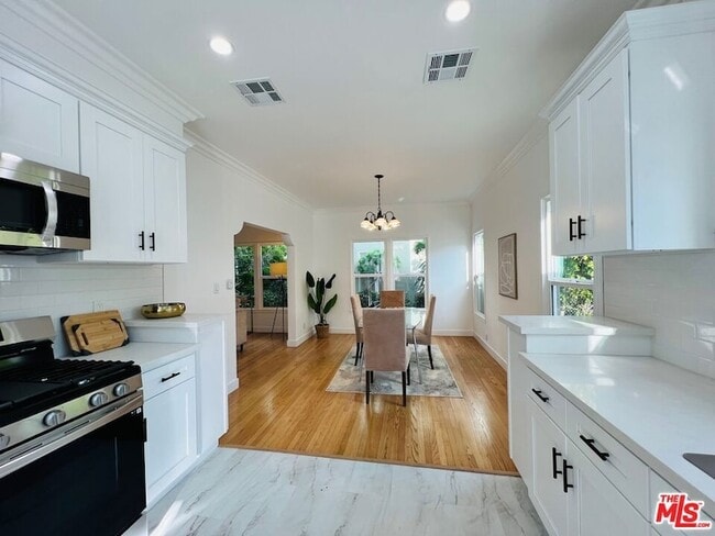 Building Photo - 4526 St Elmo Dr