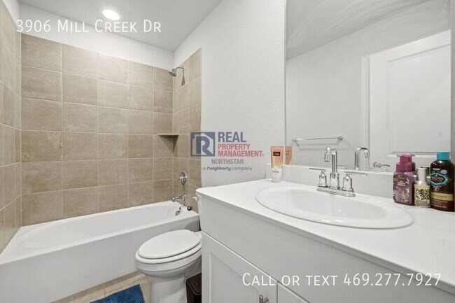 Building Photo - 3906 Ml Crk Dr