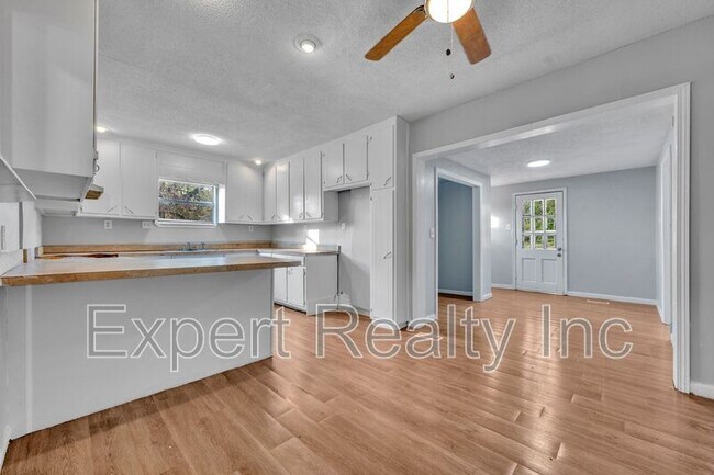 Building Photo - 616 Rutledge Dr