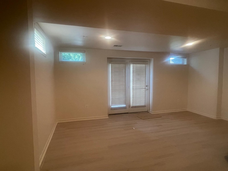 Building Photo - 4722 River Creek Terrace