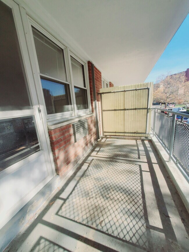 Building Photo - 444 Bedford St