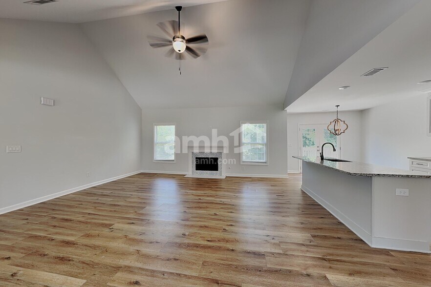 Building Photo - 5075 Roxton Ln