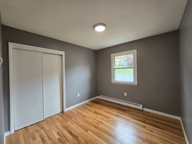 Building Photo - 1237 E Emmaus Ave