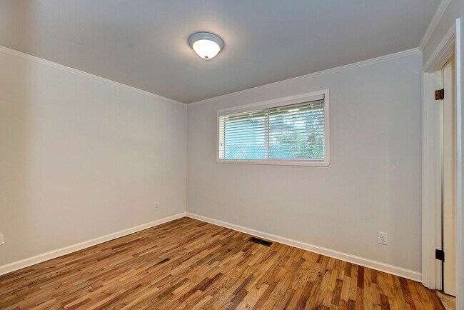 Building Photo - Lynnwood Rambler