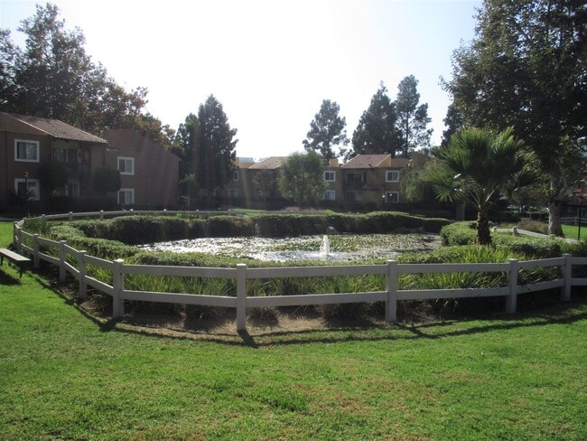 Building Photo - Beautifully Upgraded Condo in Rancho Bernardo