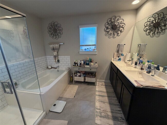 Building Photo - 29411 Travis Trace