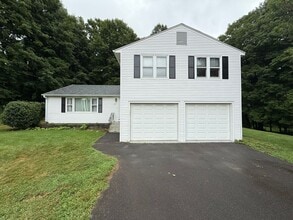 Building Photo - Beautiful 3 Bed, 1 Bath Single Family for Rent in Broad Brook!