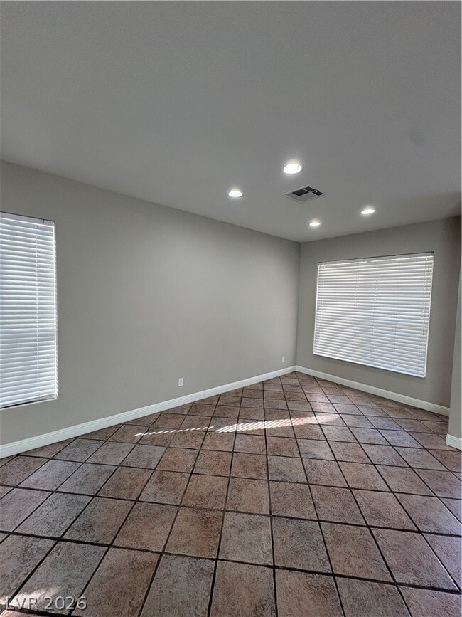 Building Photo - 7213 London Bridge Ave