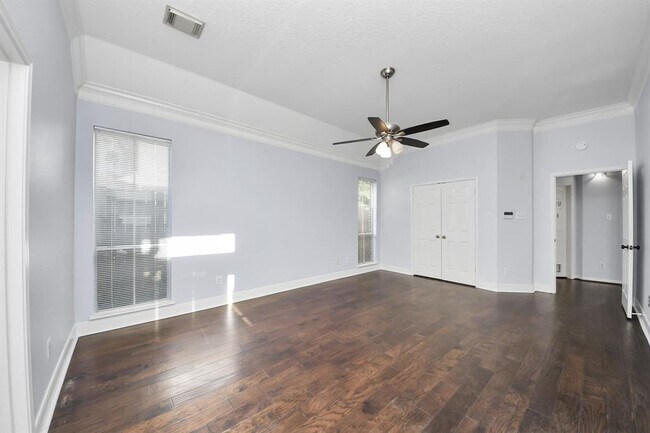 Building Photo - 623 Airybrook Ln
