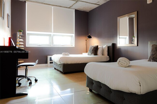 Building Photo - 3250 NE 1st Ave