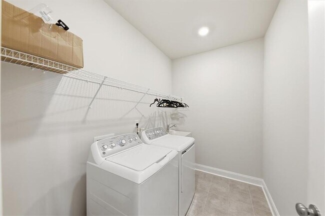 Building Photo - 3939 Alderstone Dr