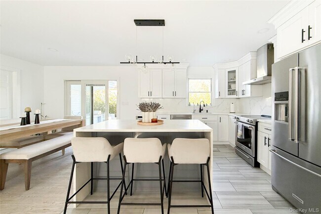 Building Photo - 121 Ponquogue Ave