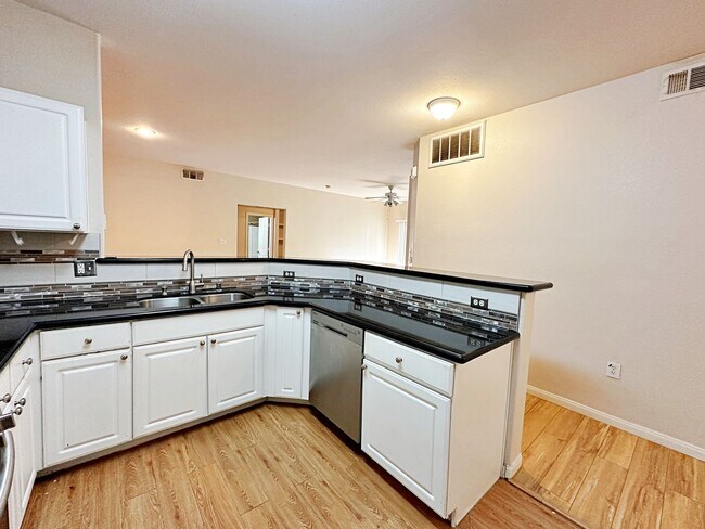 Building Photo - 3 BEDROOM CONDO IN  GUARD GATED COMMUNITY
