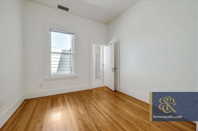 Building Photo - 3743 1/2 23rd Street-