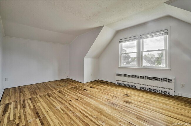 Building Photo - 209 Beech St