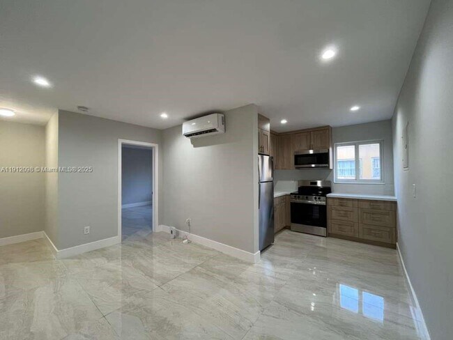 Primary Photo - 1844 NW 19th St