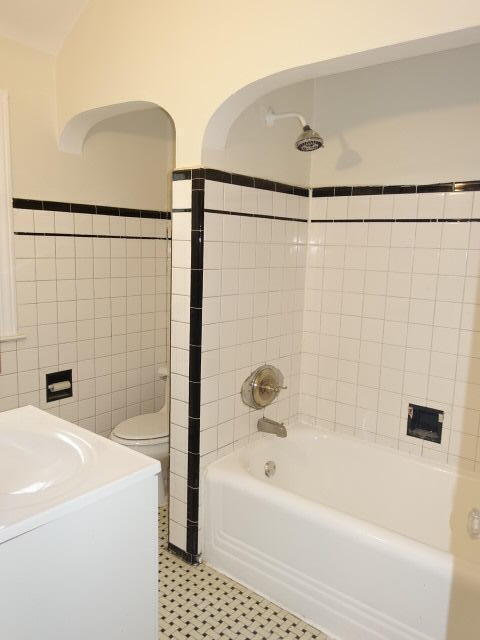 Building Photo - 8205 Outer Dr E