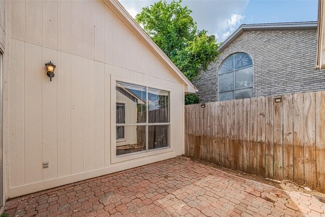 Building Photo - 9302 Bristlebrook Dr