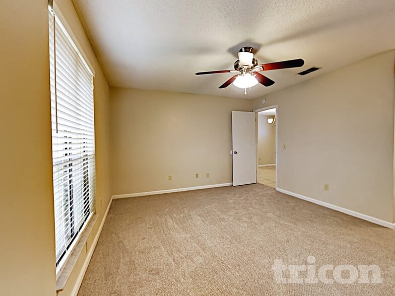 Building Photo - 2209 Constitution Dr