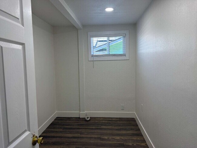 Building Photo - East valley home