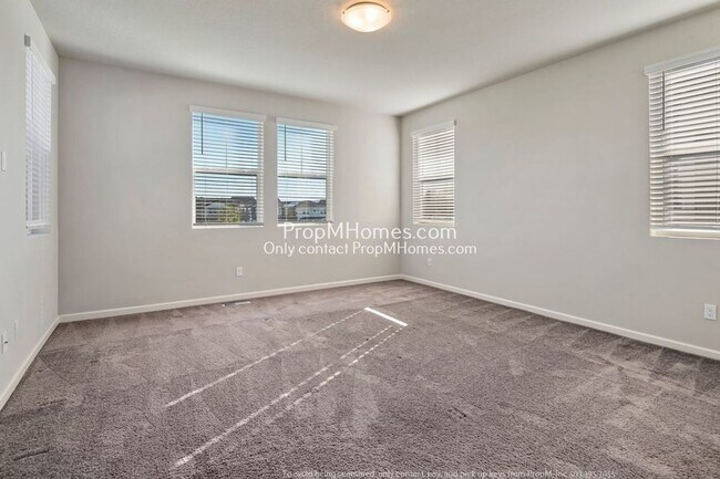 Building Photo - Lovely Three-Bedroom Retreat in Reed's Crossing!