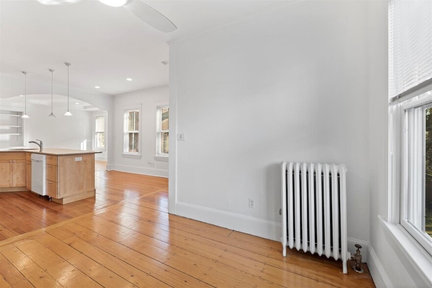 Building Photo - 30 Healey St