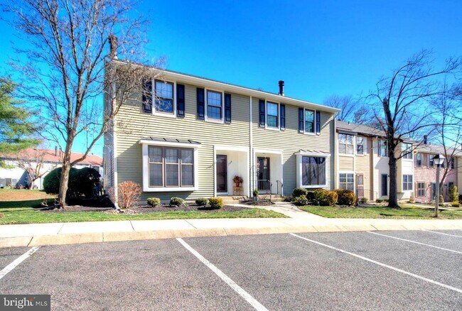 Building Photo - 708 Kings Croft Dr