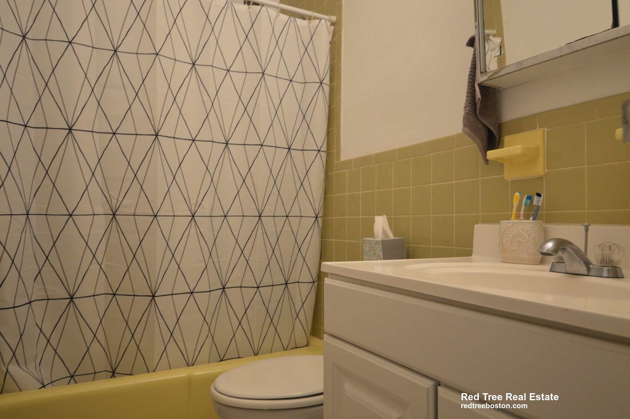 Building Photo - 35 Belmont St