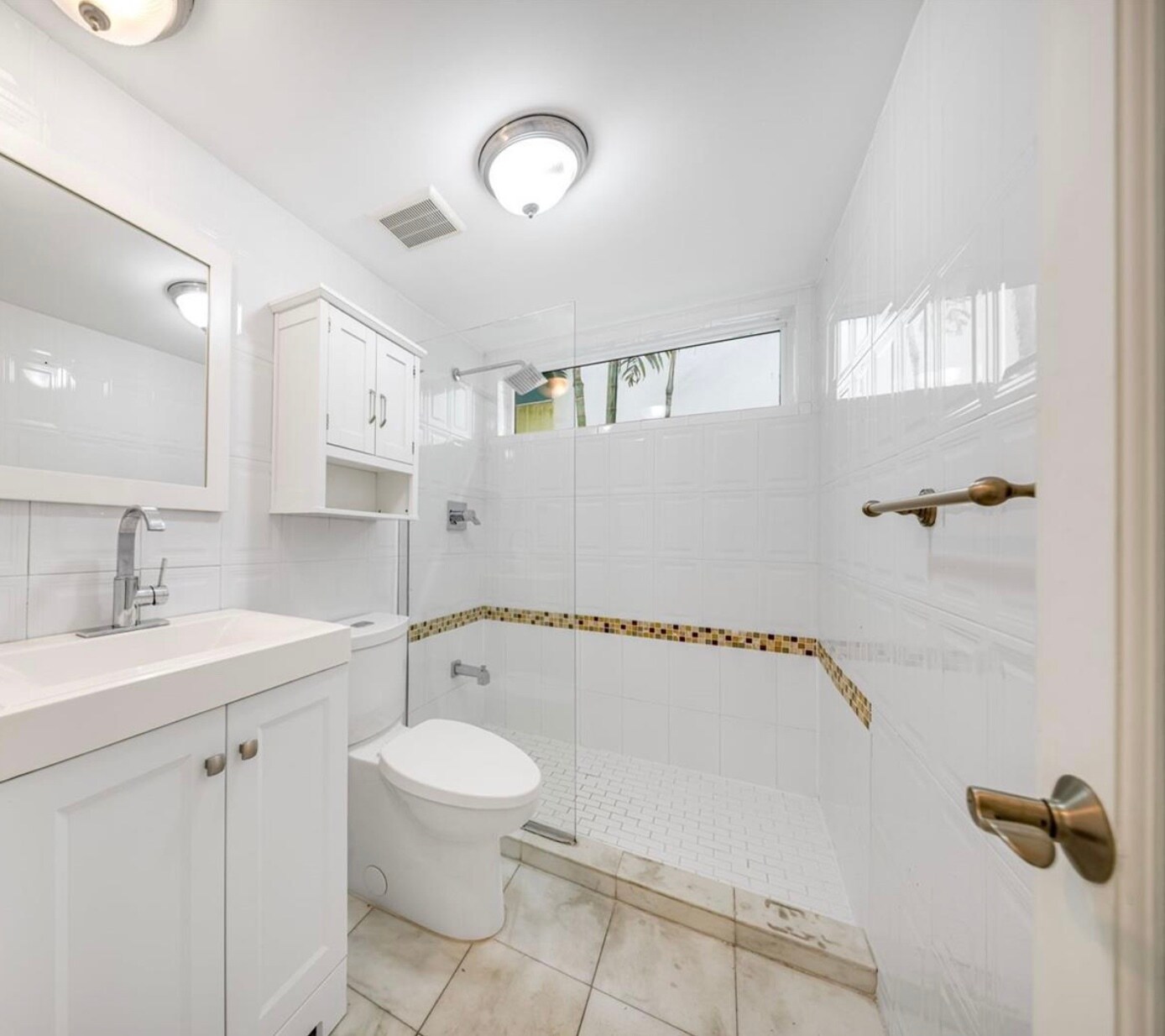 Building Photo - 4000 Alhambra Cir