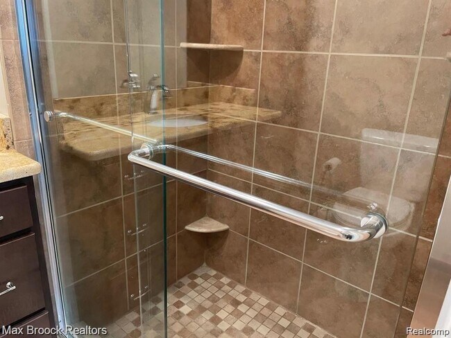 Building Photo - 4585 Laurel Club Cir