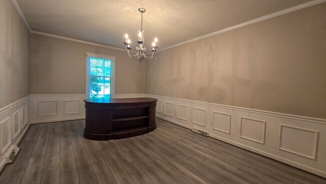 Building Photo - 600 Barkworth Rd