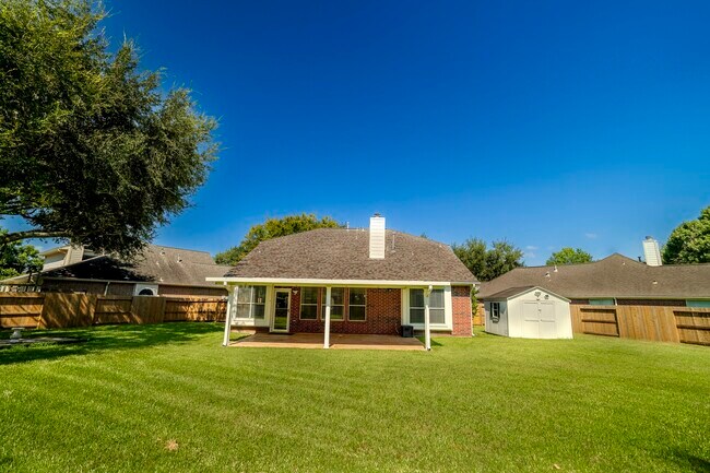 Building Photo - 1123 Woodley Bend