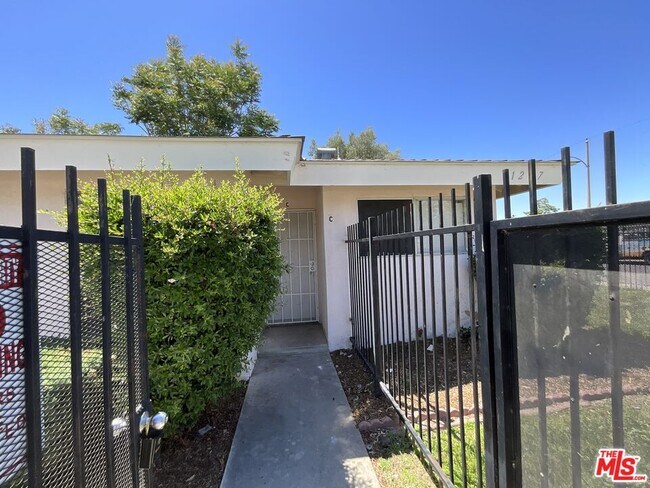 Building Photo - 1287 Olive Tree Ln