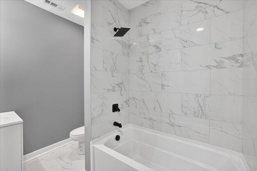 Building Photo - 141 Old Silo Rd