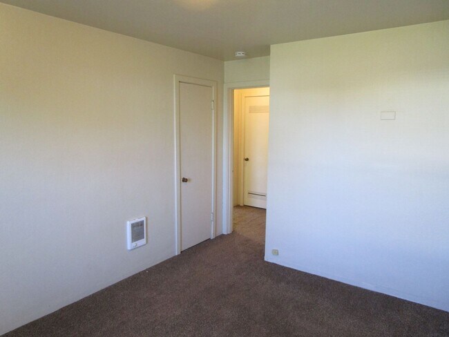 Building Photo - 0352