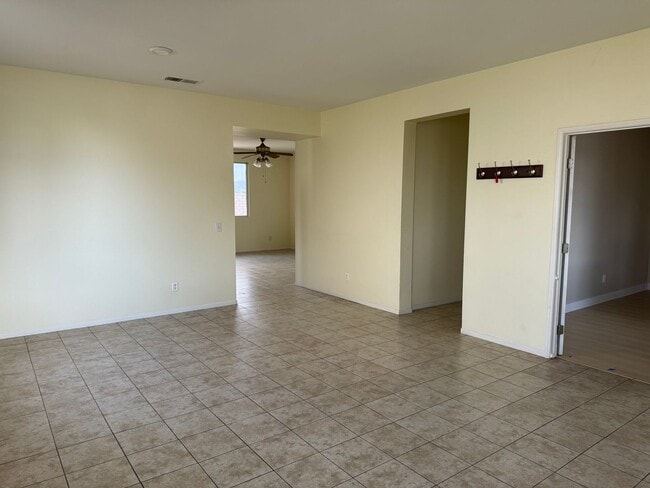 Building Photo - Beautiful 4 bedroom home soon available for rent!