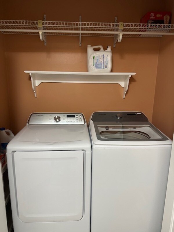 Building Photo - 305 SE 2 St