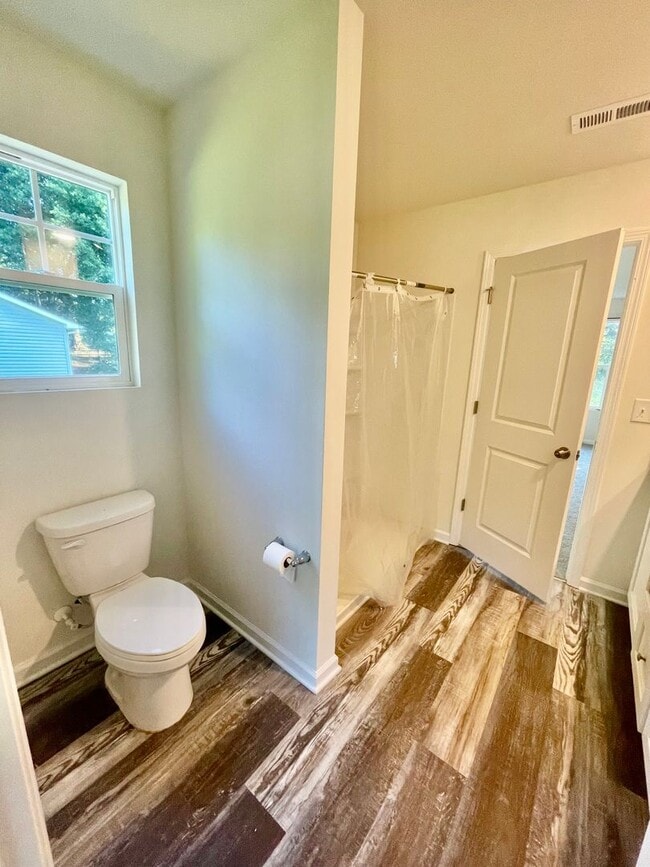 Building Photo - Welcome to this stunning 3-bedroom, 2.5-ba...