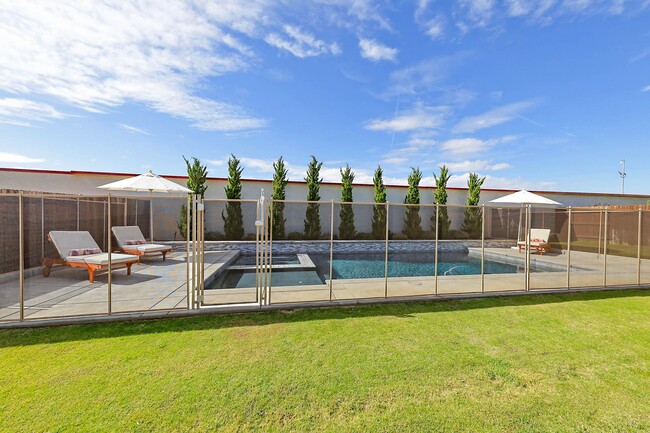 Building Photo - Stunning home with solar and pool!
