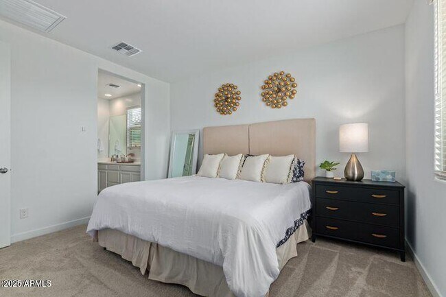 Building Photo - 8914 W Palo Verde Dr