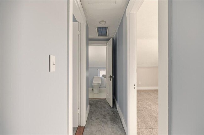 Building Photo - 65 Maple Ave