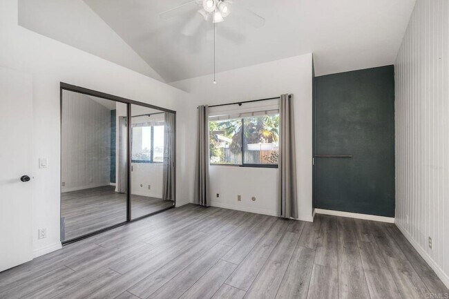 Building Photo - 151 Bronze Way