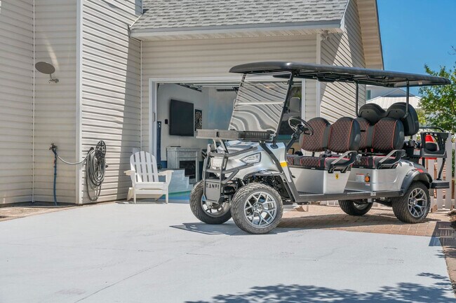 Building Photo - 4465 Clipper Cove