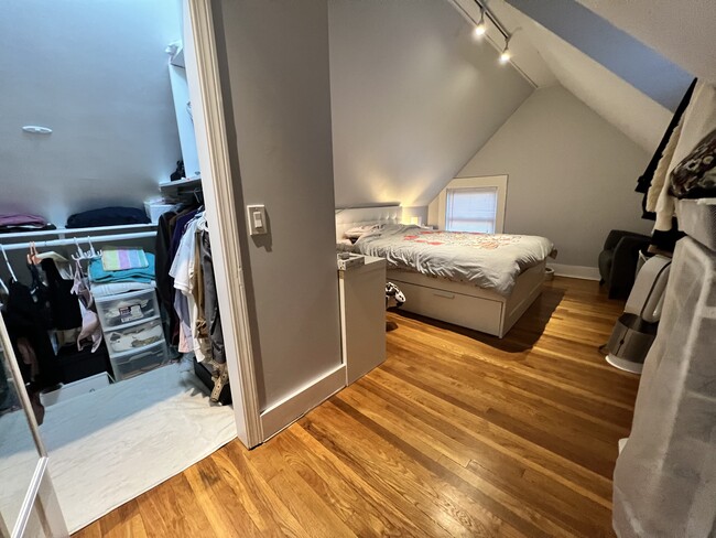 Building Photo - 45 Lincoln St