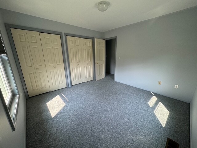 Building Photo - 405 Main St