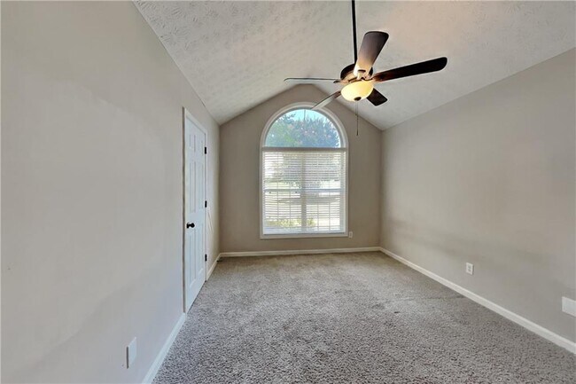 Building Photo - 1325 Cedar Oak Ln