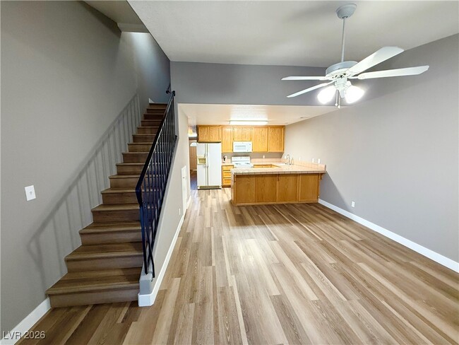 Building Photo - 452 Comstock Ave