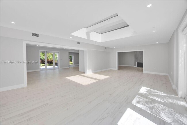 Building Photo - 8303 Old Cutler Rd